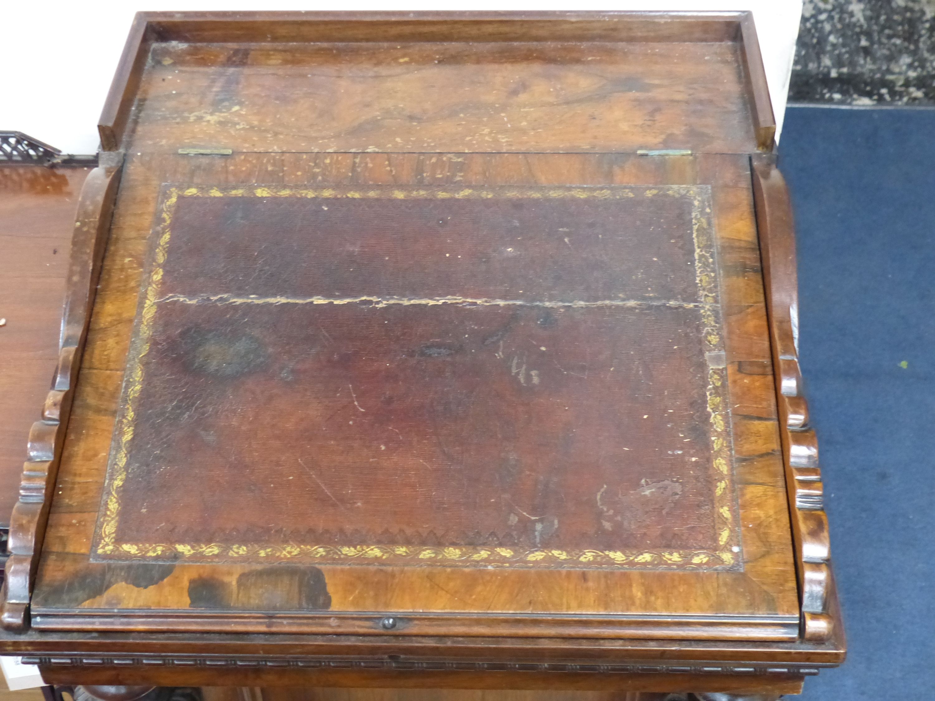 A William IV rosewood Davenport